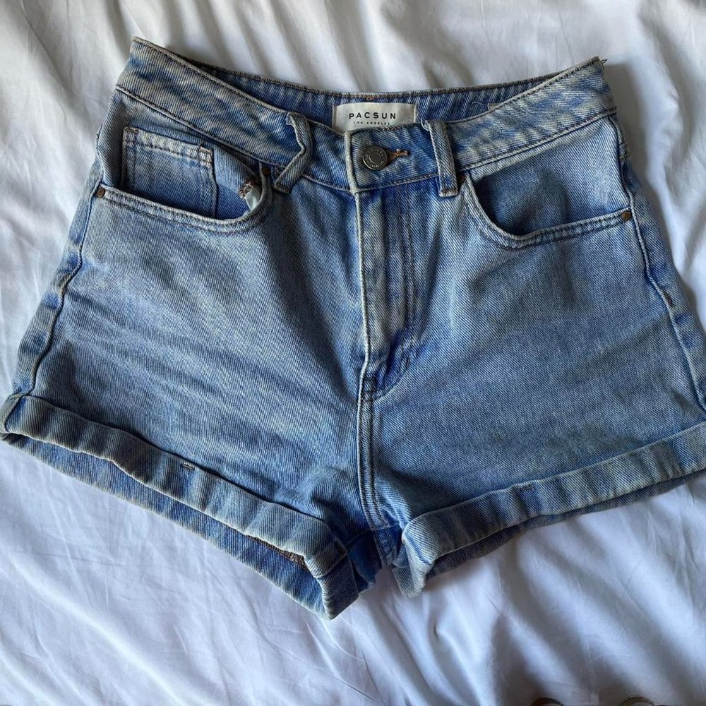 Pacsun Mom Short Size 26